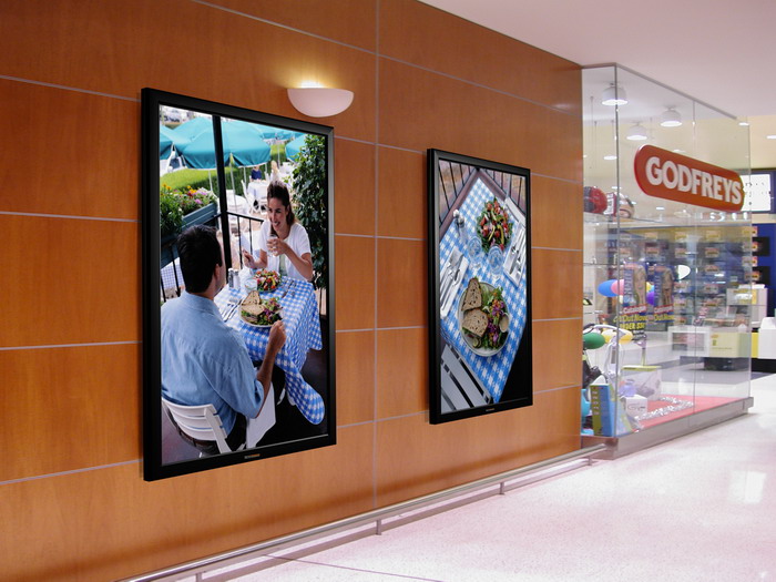 Реклама в торговых центрах на световых панелях